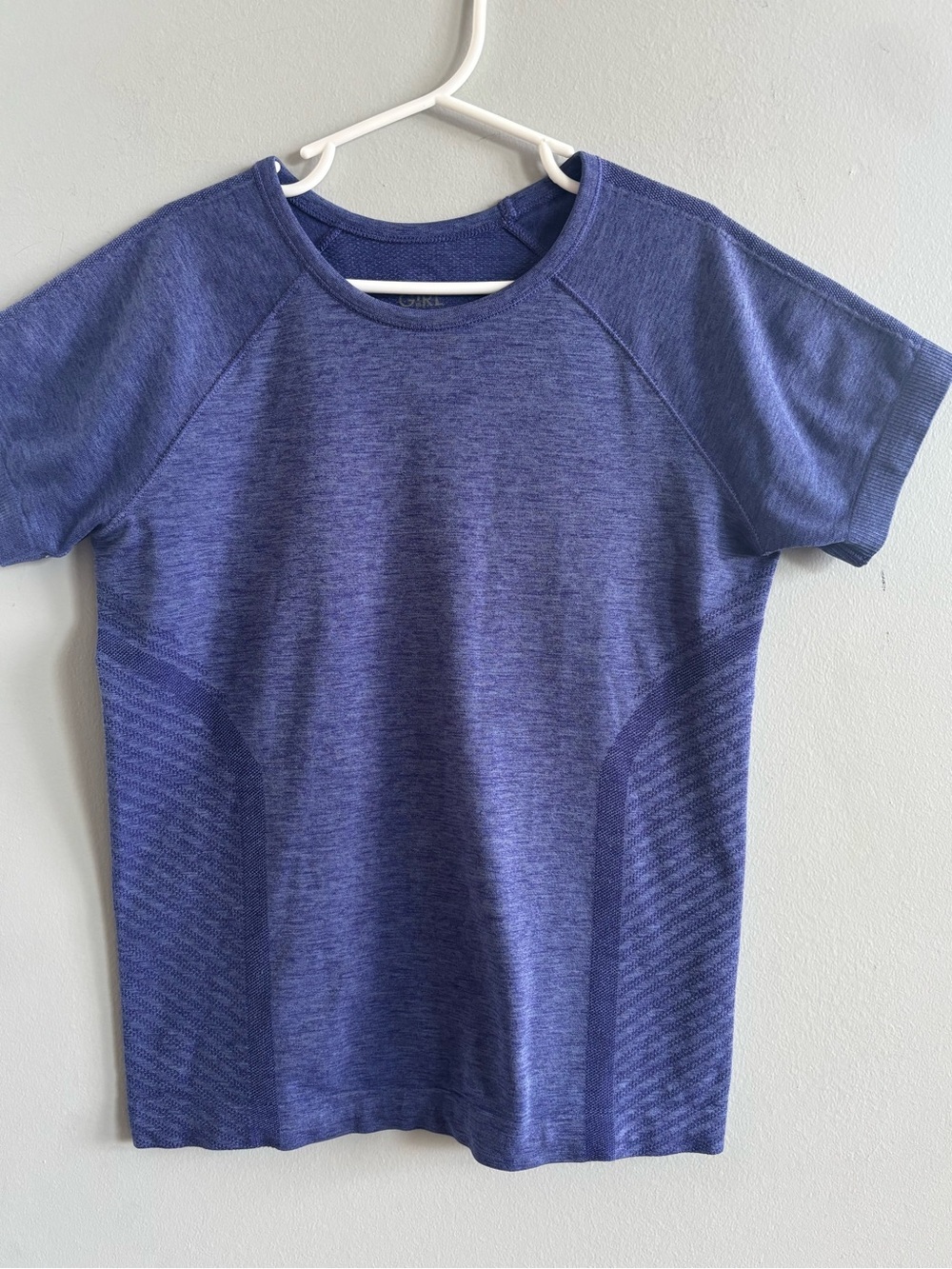 Athleta Girls Seamless Momentum Short Sleeve Workout Tee Purple 8-10